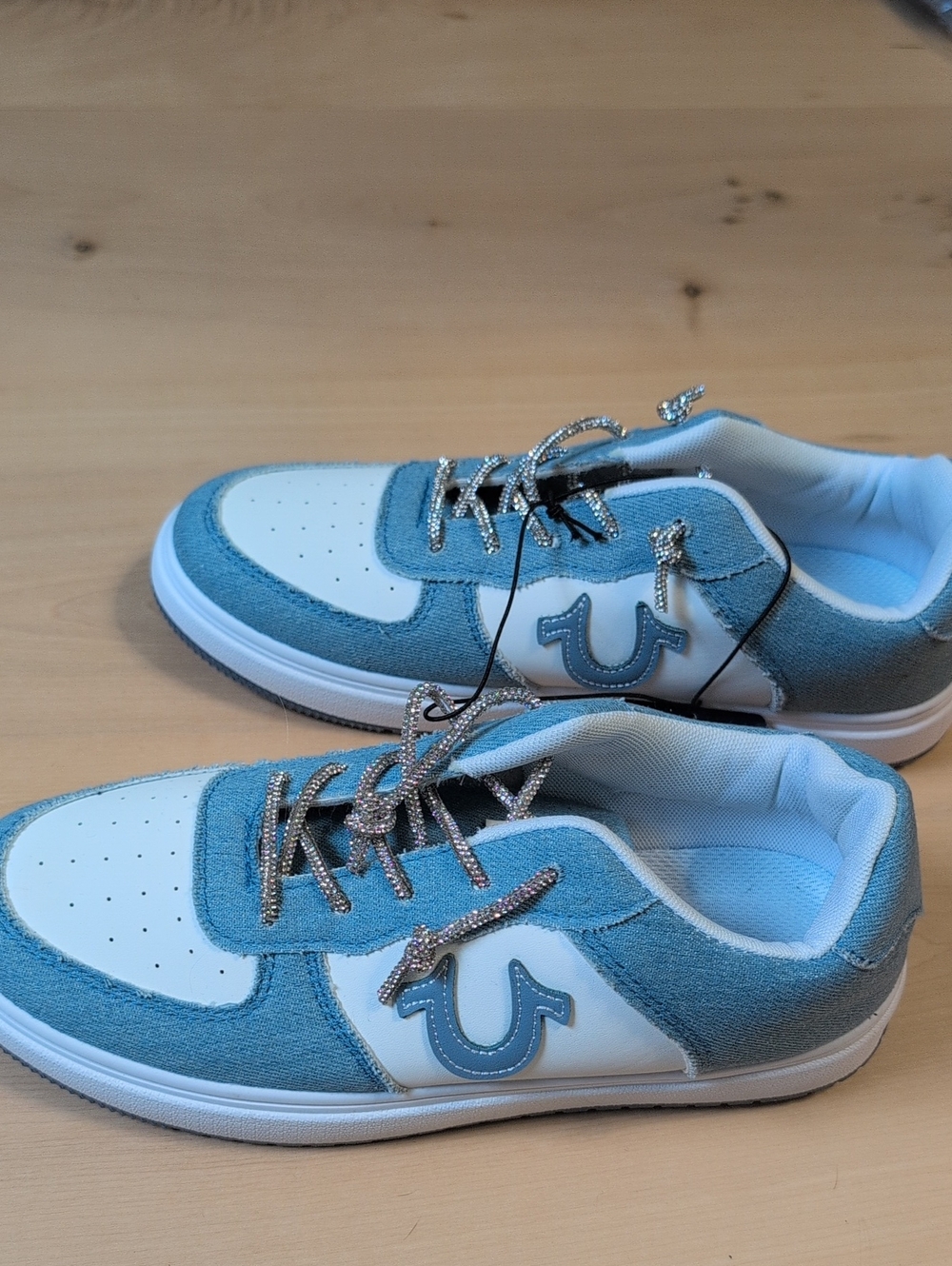 True Religion Allison White & Blue Shoes  New Size 9